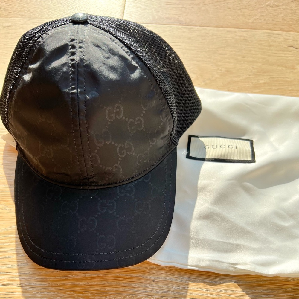 Gucci black nylon snap back cap